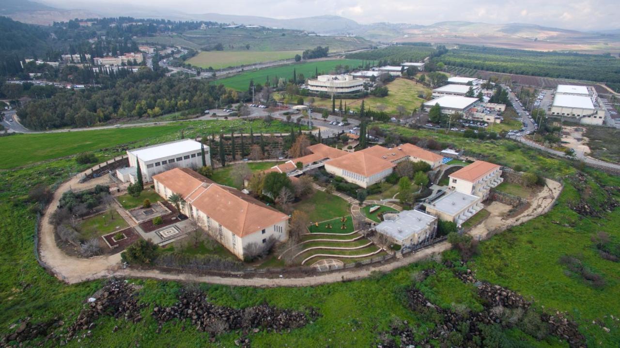Hi - Tel Hai Hostel Kefar Gil'adi Exteriör bild