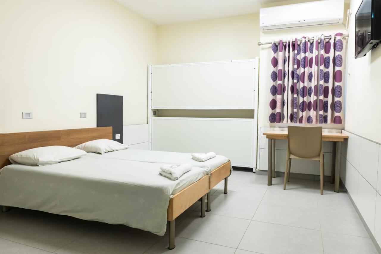 Hi - Tel Hai Hostel Kefar Gil'adi Exteriör bild