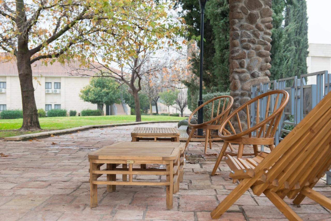 Hi - Tel Hai Hostel Kefar Gil'adi Exteriör bild